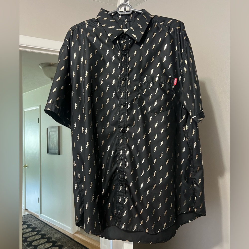 Roosevelts Lightning Bolt button down shirt. XL